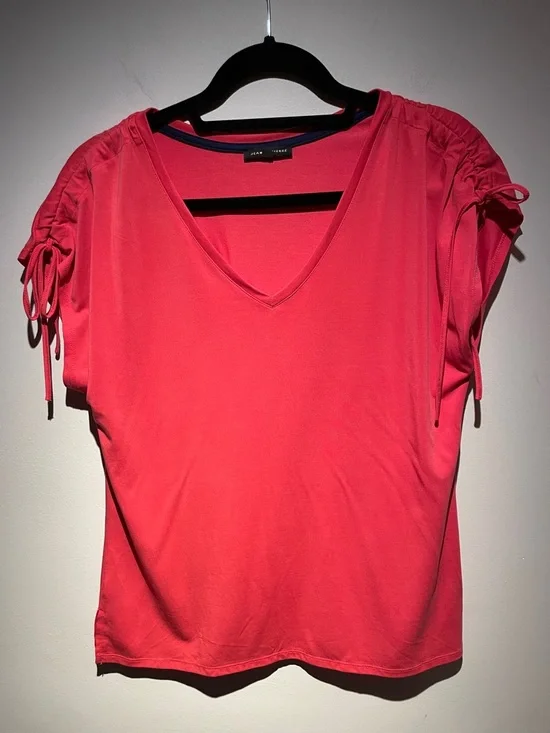 JEANNE PIERRE Women’s Coral Pink V‑Neck Short Sleeve Top with Ruched Tie Sleeves - Picture 3 of 8